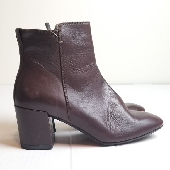 THE SELLER Designer Leather Ankle Boots - Picture 11 of 11